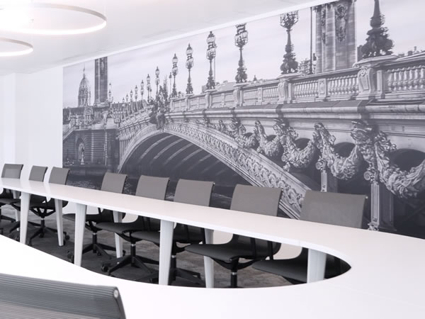 DÉCORATION DE BUREAUFaites vivre votre univers professionnel et rendez le agréable à vivre !