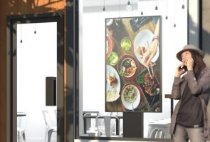 totem-ecran-vitrine-magasin